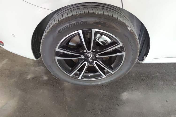 Used Hima AITO M5 2025 Extended-Range Ultra Rear-Wheel-Drive Version Right Rear Wheel Hub