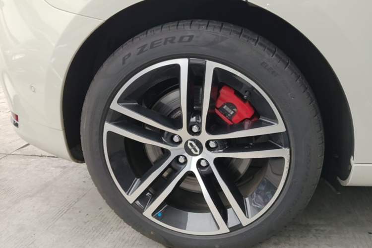Used Hima AITO M5 2025 Extended-Range Ultra All-Wheel-Drive Version Right Rear Wheel Hub