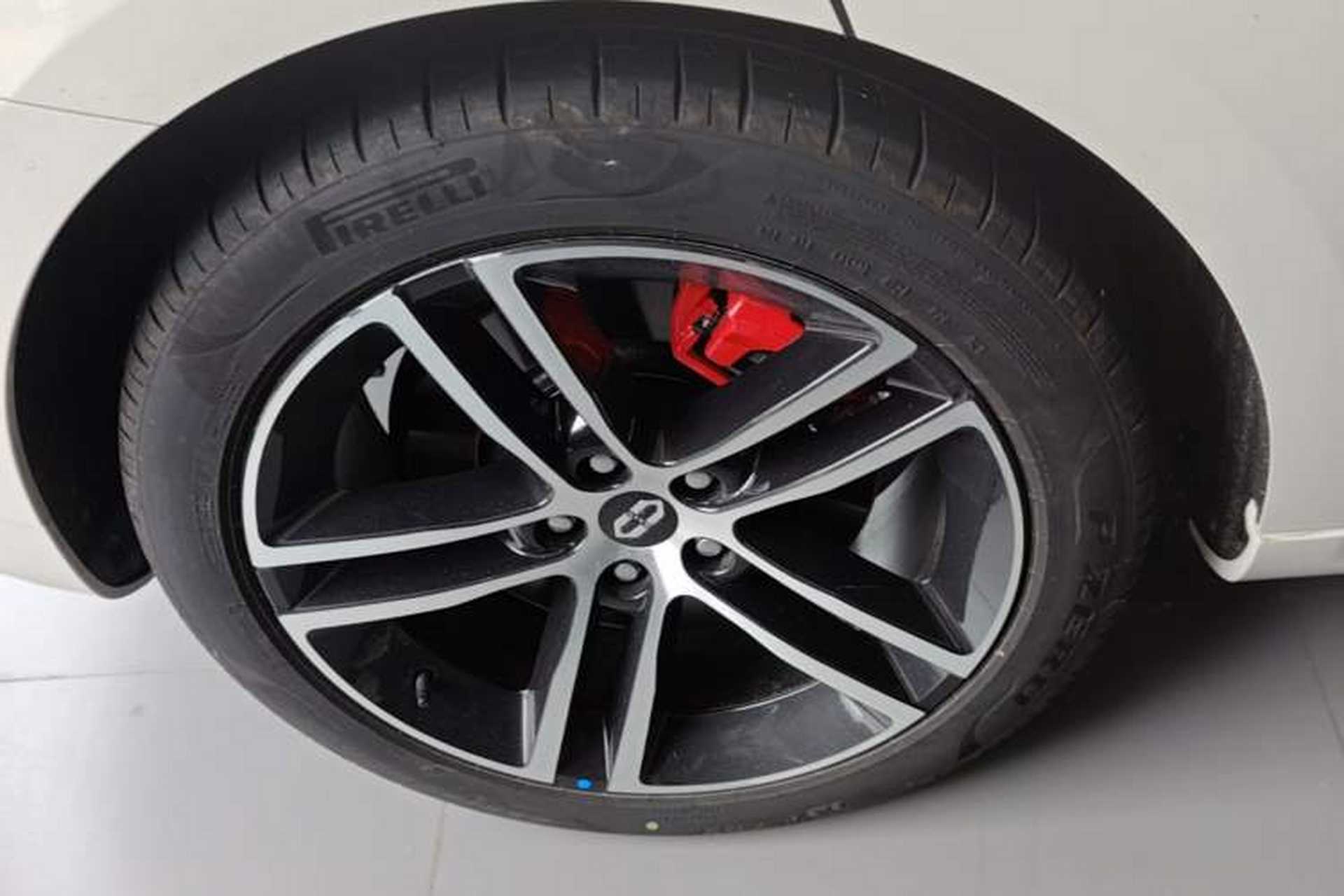 Used Hima AITO M5 2025 Extended-Range Ultra All-Wheel-Drive Version Right Rear Wheel Hub