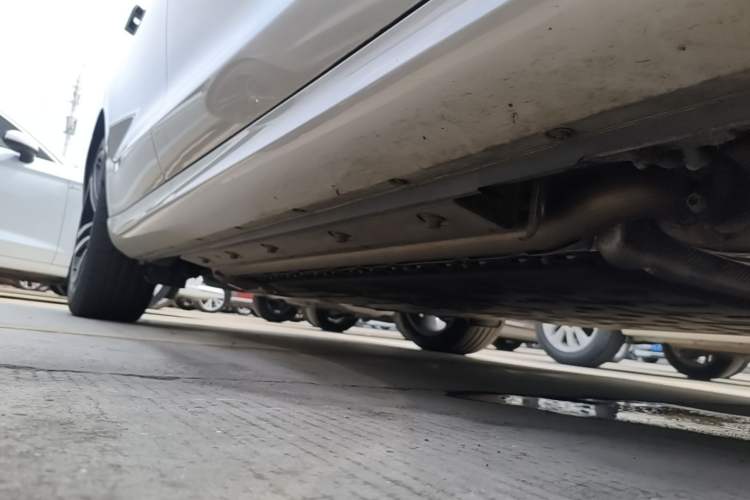 Used Hima AITO M5 2025 Extended-Range Ultra All-Wheel-Drive Version Right Side Sill
