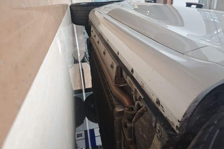 Used Hima AITO M5 2025 Extended-Range Ultra Rear-Wheel-Drive Version Right Side Sill
