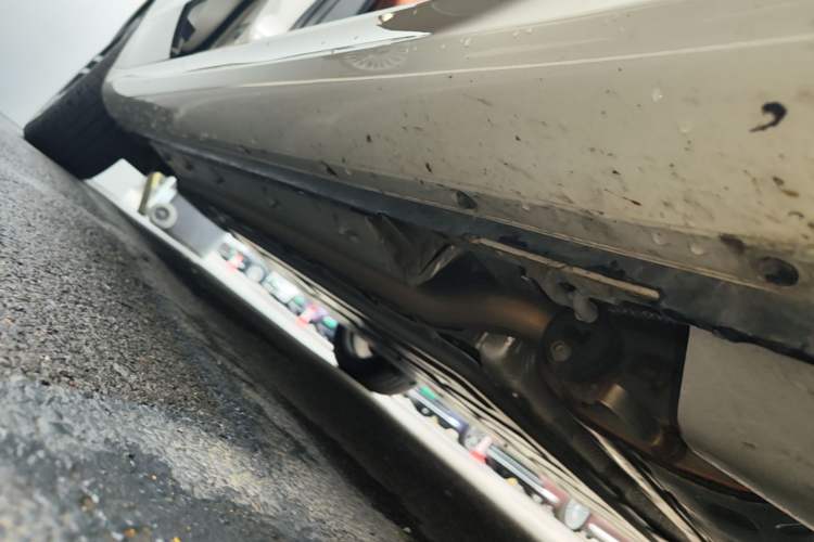 Used Hima AITO M5 2025 Extended-Range Ultra Rear-Wheel-Drive Version Right Side Sill