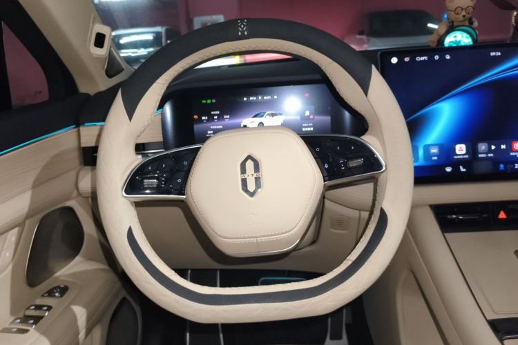 Used Hima AITO M5 2025 Extended-Range Ultra Rear-Wheel-Drive Version Steering Wheel