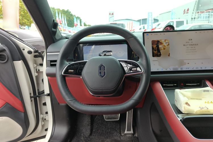 Used Hima AITO M5 2025 Extended-Range Ultra All-Wheel-Drive Version Steering Wheel