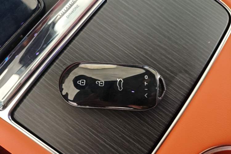 Used Hima AITO M5 2025 Extended-Range Ultra All-Wheel-Drive Version Vehicle Key