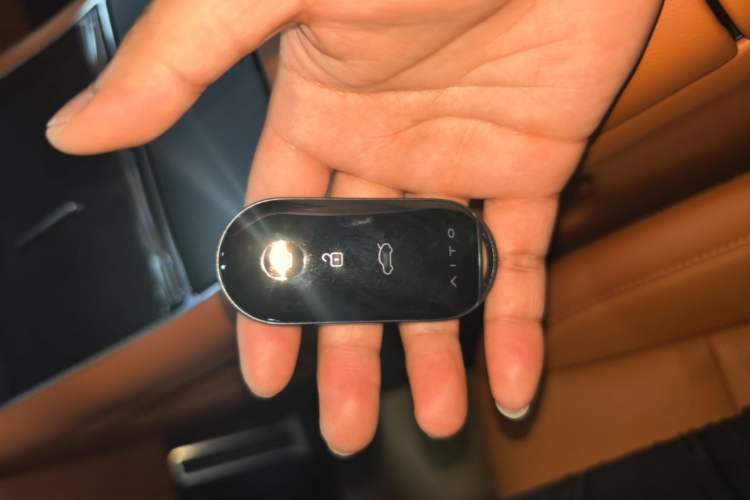 Used Hima AITO M5 2025 Extended-Range Ultra All-Wheel-Drive Version Vehicle Key