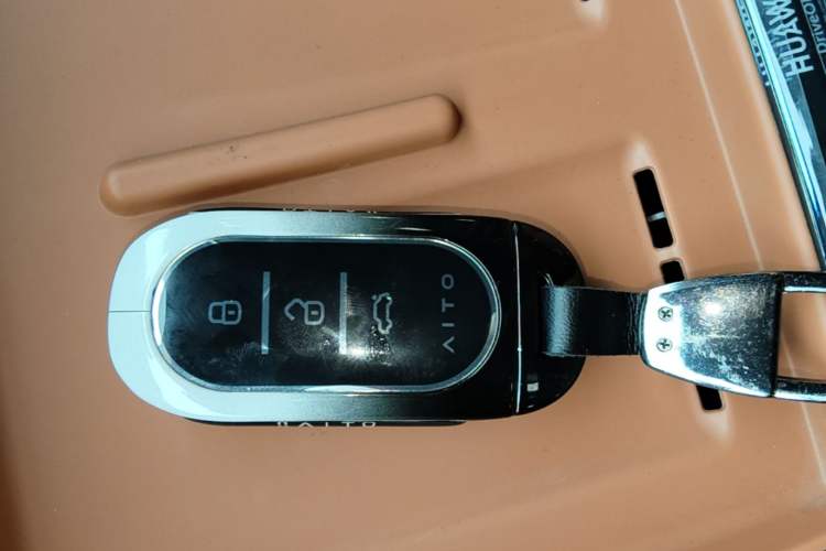 Used Hima AITO M5 2025 Extended-Range Ultra Rear-Wheel-Drive Version Vehicle Key
