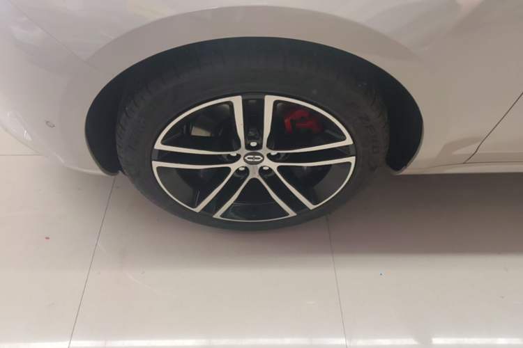 Used Hima AITO M5 2025 All-Electric Ultra Rear-Wheel-Drive Version Left Front Wheel Hub