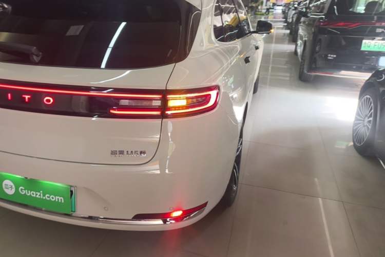 Used Hima AITO M5 2025 All-Electric Ultra Rear-Wheel-Drive Version Right Rear Taillight