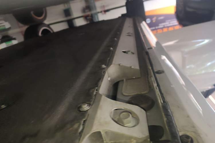 Used Hima AITO M5 2025 All-Electric Ultra Rear-Wheel-Drive Version Right Side Sill