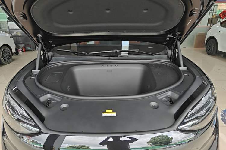 Used Hima AITO M6 2026 Model Pure Electric Max+ Long-Range Engine Bay