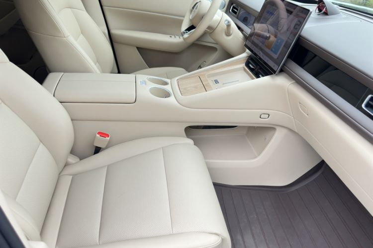 Used Hima AITO M6 2026 Model Range-Extended Max+ Four-Wheel Drive Interior 1