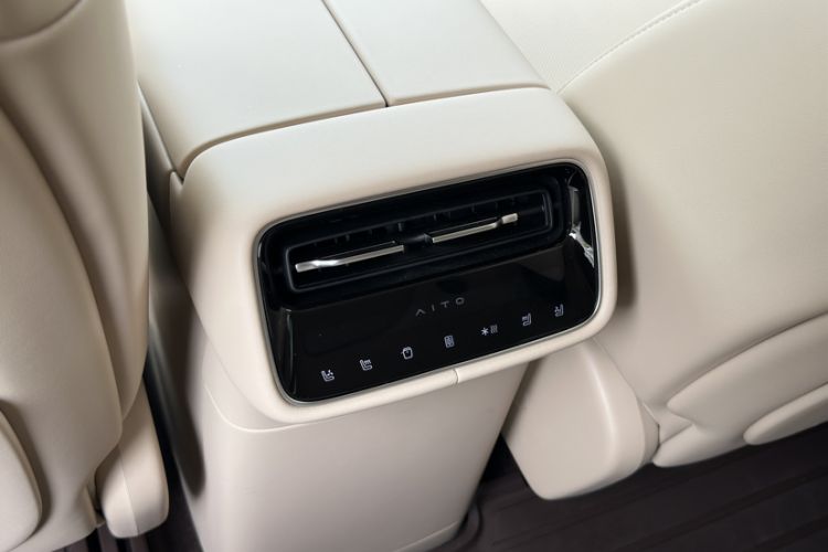 Used Hima AITO M6 2026 Model Range-Extended Max+ Four-Wheel Drive Interior 5