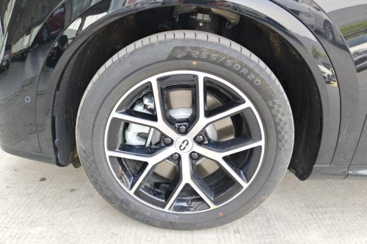 Used Hima AITO M6 2026 Model Range-Extended Max+ Four-Wheel Drive Left Front Wheel Hub