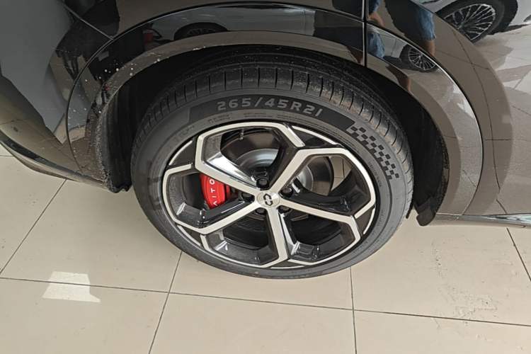 Used Hima AITO M6 2026 Model Pure Electric Max+ Long-Range Right Rear Wheel Hub