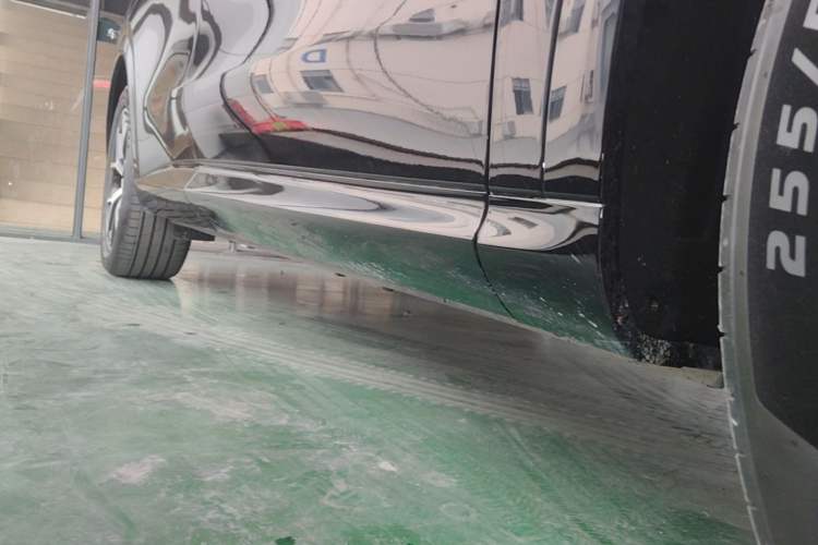 Used Hima AITO M6 2026 Model Range-Extended Max+ Four-Wheel Drive Right Side Sill