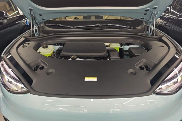 Used Hima AITO M6 2026 Model Range-Extended Ultra Four-Wheel Drive Engine Bay