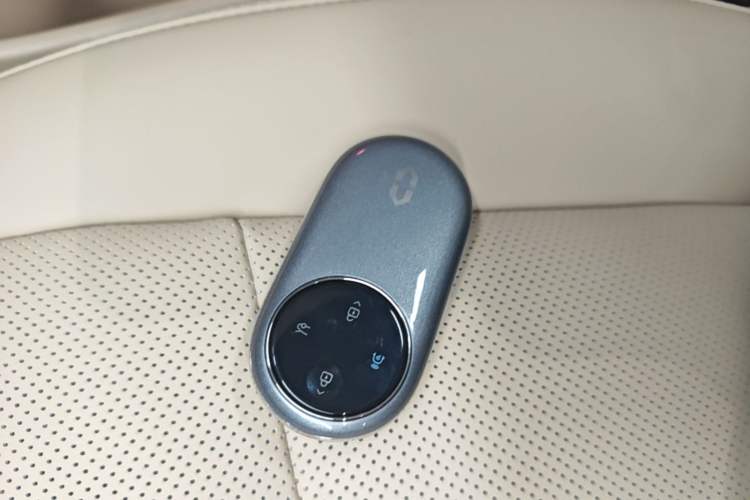 Used Hima AITO M6 2026 Model Range-Extended Ultra Four-Wheel Drive Vehicle Key