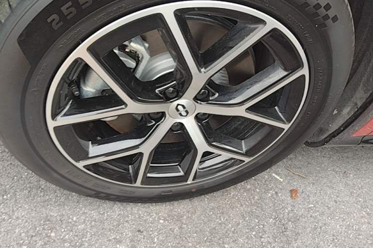 Used Hima AITO M6 2026 Model Range-Extended Max+ Four-Wheel Drive Left Front Wheel Hub