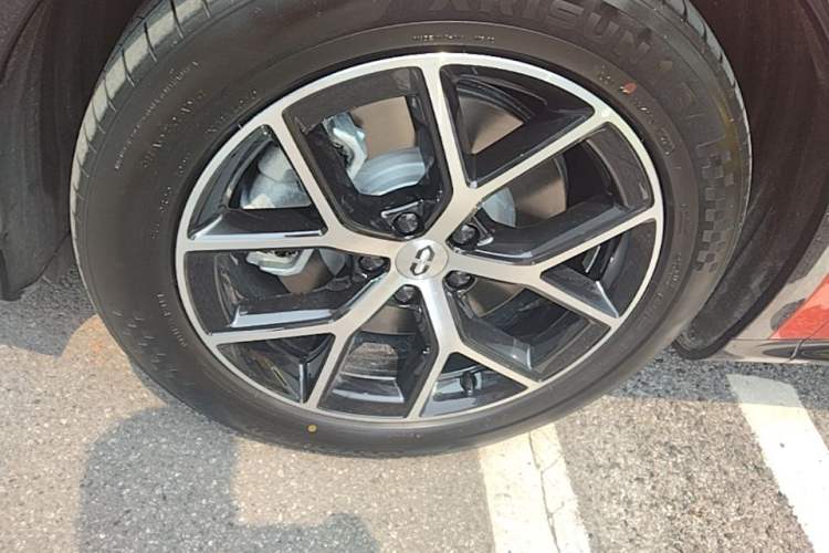 Used Hima AITO M6 2026 Model Range-Extended Max+ Four-Wheel Drive Left Front Wheel Hub