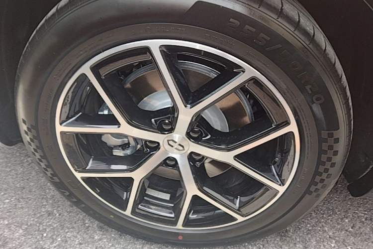 Used Hima AITO M6 2026 Model Range-Extended Max+ Four-Wheel Drive Right Rear Wheel Hub