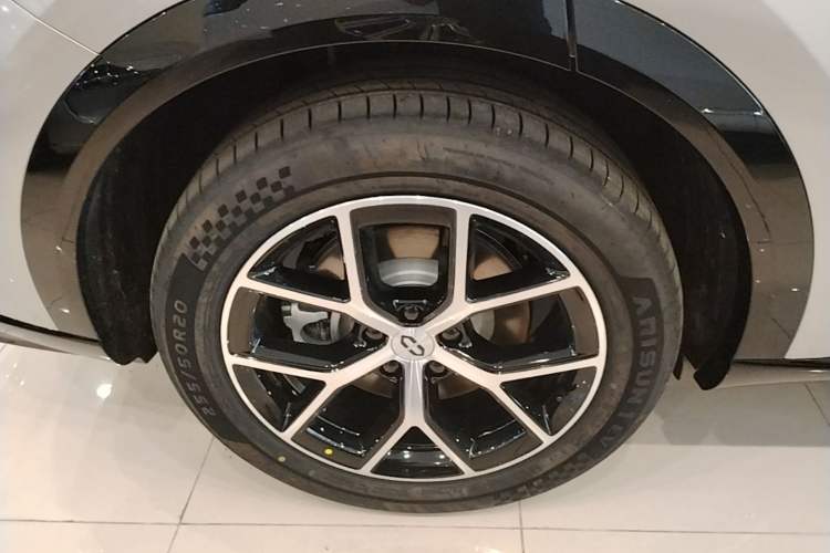 Used Hima AITO M6 2026 Model Range-Extended Max+ Four-Wheel Drive Exterior 5