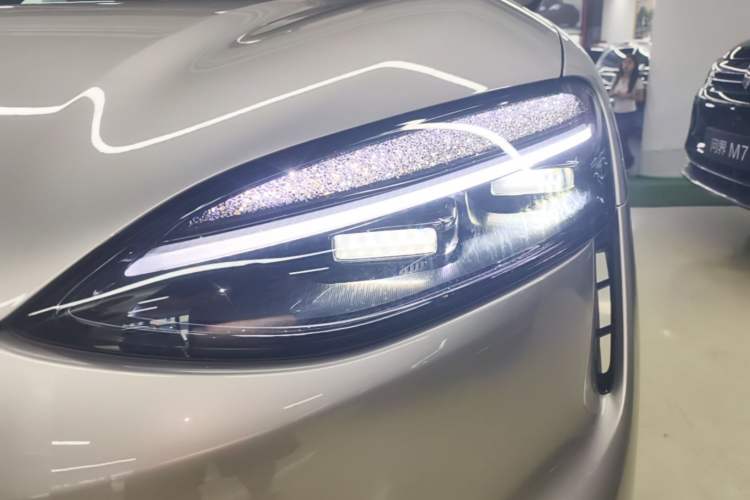 Used Hima AITO M6 2026 Model Pure Electric Max+ Long-Range Left Front Headlight