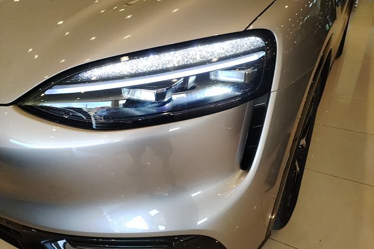 Used Hima AITO M6 2026 Model Range-Extended Max+ Four-Wheel Drive Left Front Headlight