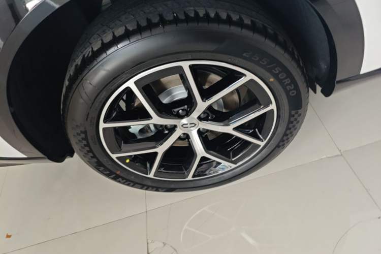 Used Hima AITO M6 2026 Model Range-Extended Max+ Four-Wheel Drive Exterior 5