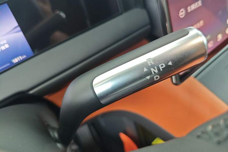 Used Hima AITO M6 2026 Model Range-Extended Max+ Four-Wheel Drive Gear Lever