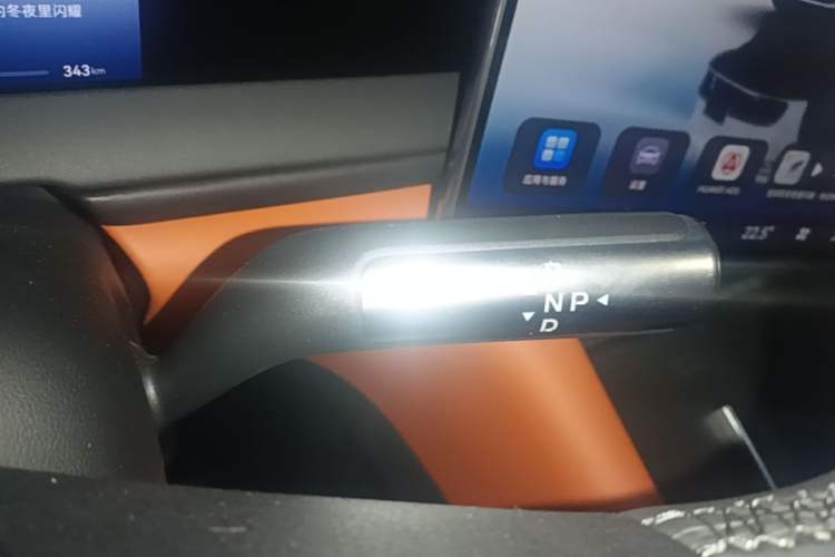 Used Hima AITO M6 2026 Model Range-Extended Max+ Four-Wheel Drive Gear Lever