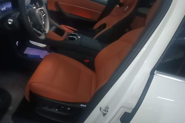 Used Hima AITO M6 2026 Model Range-Extended Max+ Four-Wheel Drive Left Front Seat