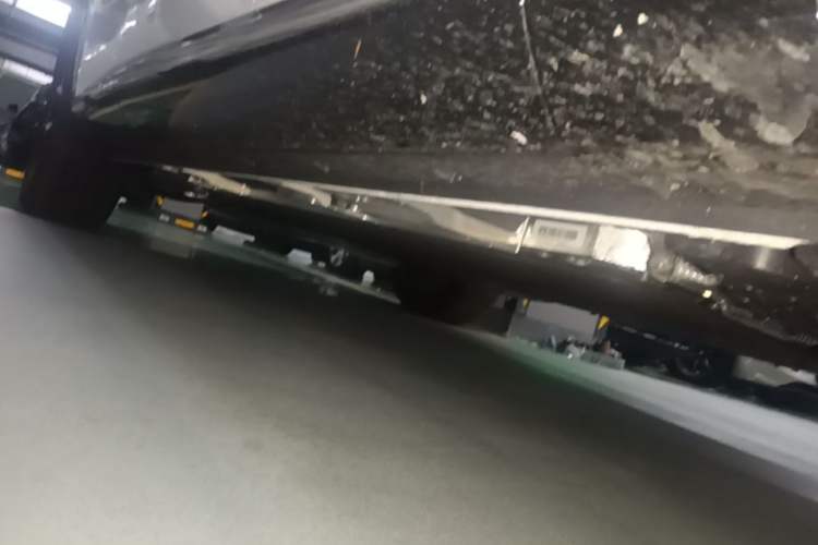 Used Hima AITO M6 2026 Model Range-Extended Max+ Four-Wheel Drive Right Side Sill