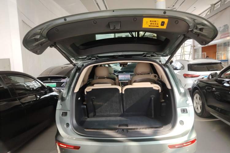 Used Hima AITO M7 2022 1.5T Four-Wheel Drive Luxury Edition Trunk
