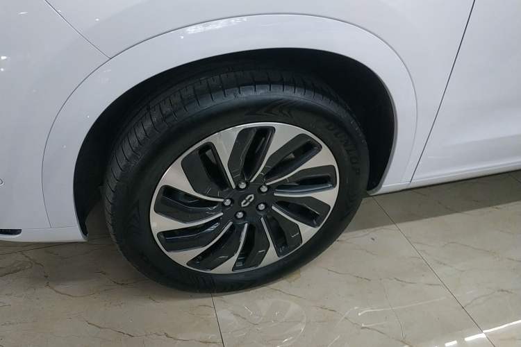 Used Hima AITO M7 2022 1.5T Four-Wheel Drive Luxury Edition Left Front Wheel Hub