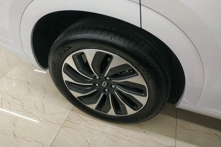 Used Hima AITO M7 2022 1.5T Four-Wheel Drive Luxury Edition Right Rear Wheel Hub