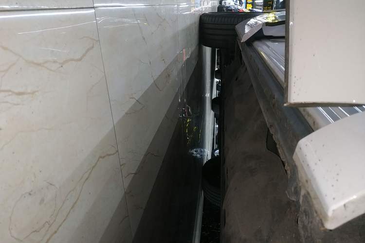 Used Hima AITO M7 2022 1.5T Four-Wheel Drive Luxury Edition Right Side Sill