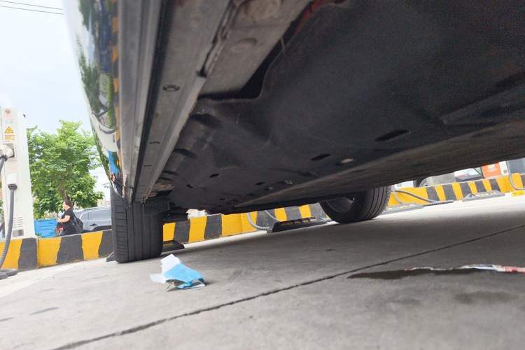 Used Hima AITO M7 2022 1.5T Four-Wheel Drive Luxury Edition Chassis Front Right