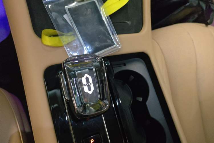 Used Hima AITO M7 2022 1.5T Four-Wheel Drive Luxury Edition Gear Lever
