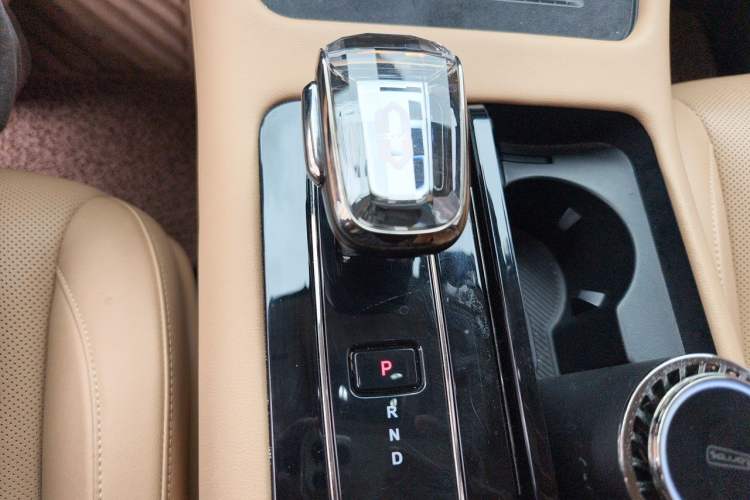 Used Hima AITO M7 2022 1.5T Four-Wheel Drive Luxury Edition Gear Lever