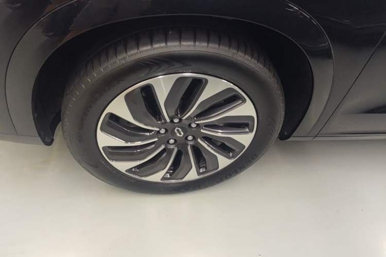 Used Hima AITO M7 2022 1.5T Four-Wheel Drive Luxury Edition Left Front Wheel Hub