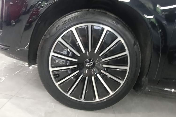 Used Hima AITO M7 2022 1.5T Four-Wheel Drive Flagship Edition Left Front Wheel Hub