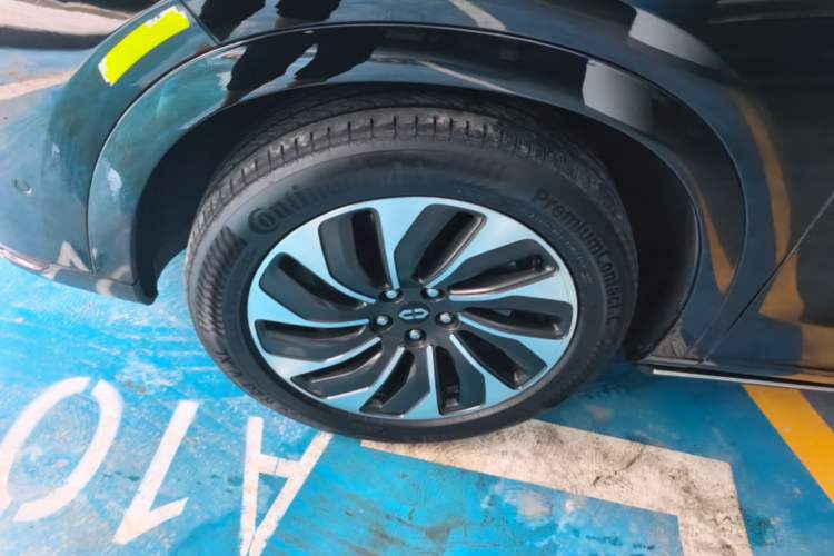 Used Hima AITO M7 2022 1.5T Four-Wheel Drive Luxury Edition Left Front Wheel Hub