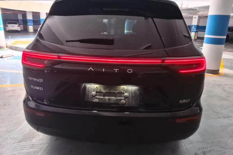 Used Hima AITO M7 2022 1.5T Four-Wheel Drive Luxury Edition Rear