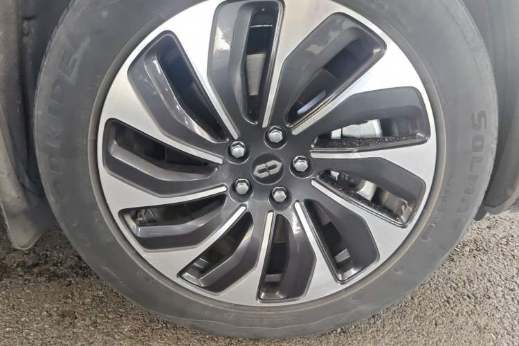 Used Hima AITO M7 2022 1.5T Rear-Drive Comfort Edition Right Front Wheel Hub