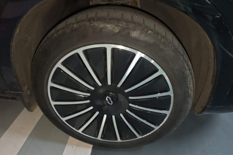 Used Hima AITO M7 2022 1.5T Four-Wheel Drive Flagship Edition Right Front Wheel Hub