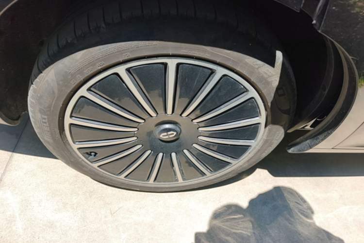 Used Hima AITO M7 2022 1.5T Four-Wheel Drive Flagship Edition Right Rear Wheel Hub
