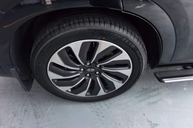 Used Hima AITO M7 2022 1.5T Four-Wheel Drive Luxury Edition Right Rear Wheel Hub