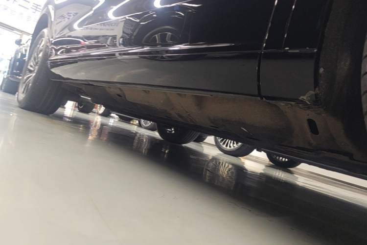 Used Hima AITO M7 2022 1.5T Four-Wheel Drive Luxury Edition Right Side Sill