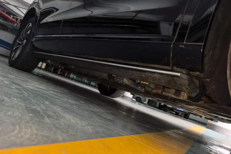 Used Hima AITO M7 2022 1.5T Four-Wheel Drive Luxury Edition Right Side Sill